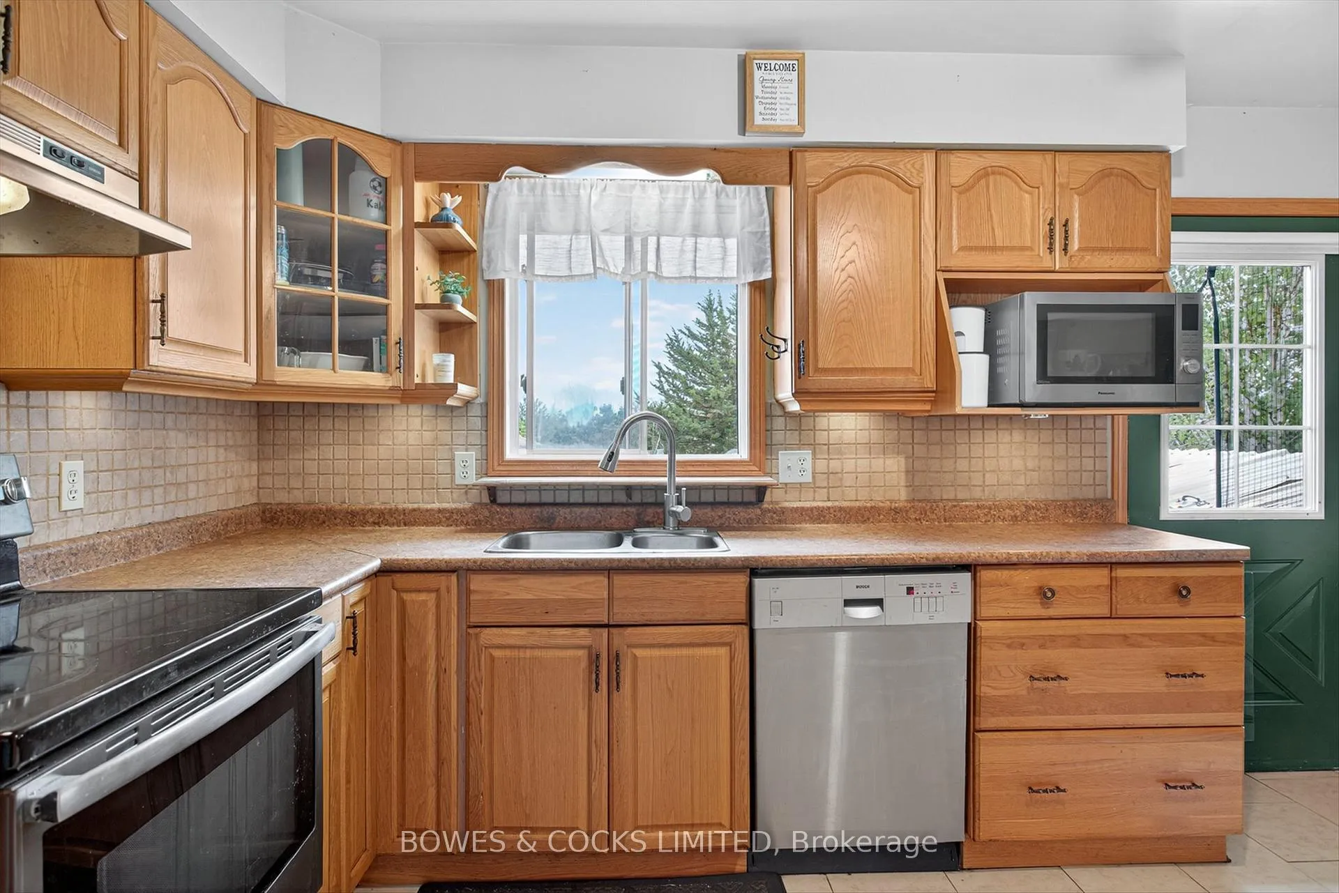 Photo 11 of 1349 Tudor Crescent, Peterborough, Ashburnham Ward 4 — HOMEH