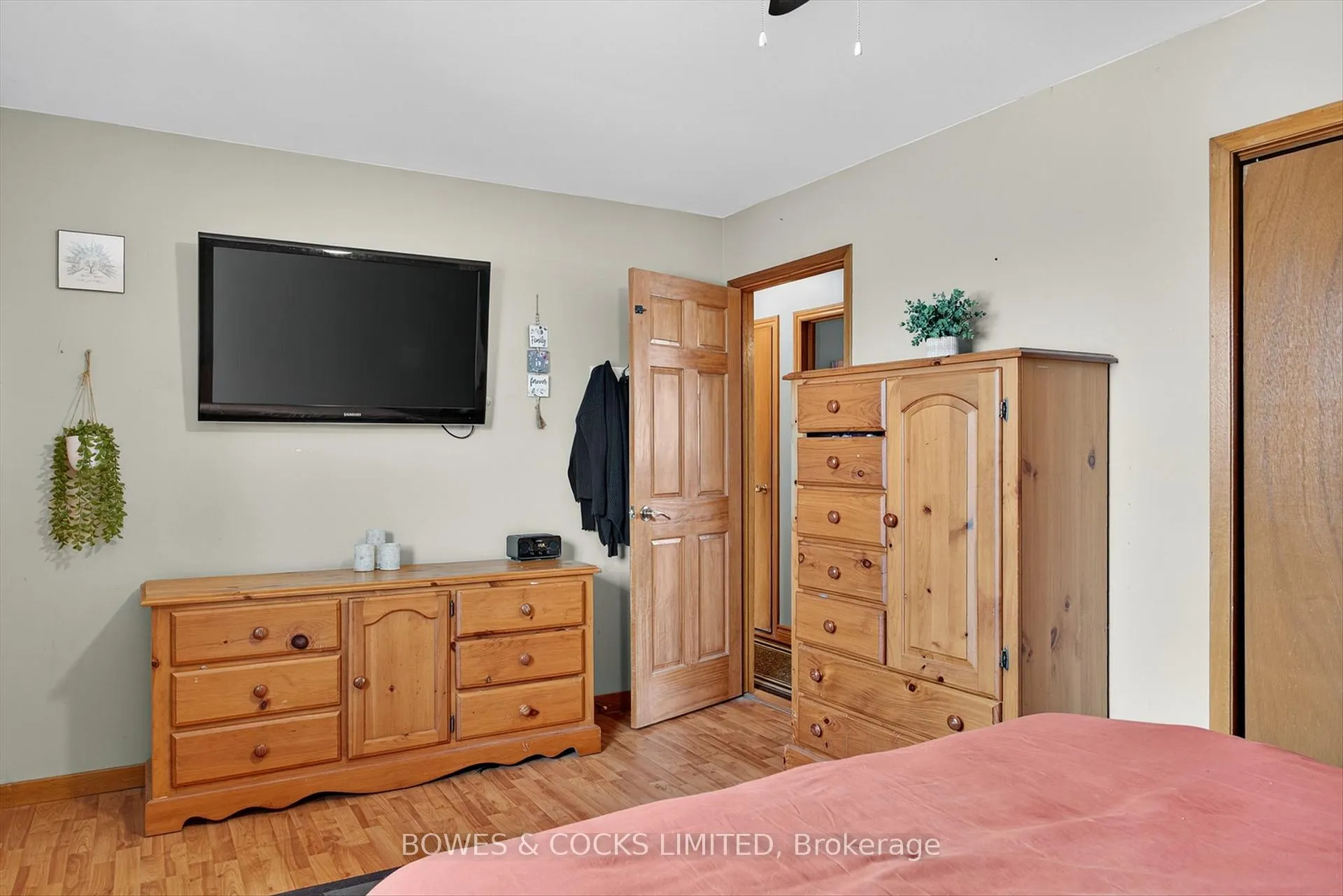Photo 17 of 1349 Tudor Crescent, Peterborough, Ashburnham Ward 4 — HOMEH