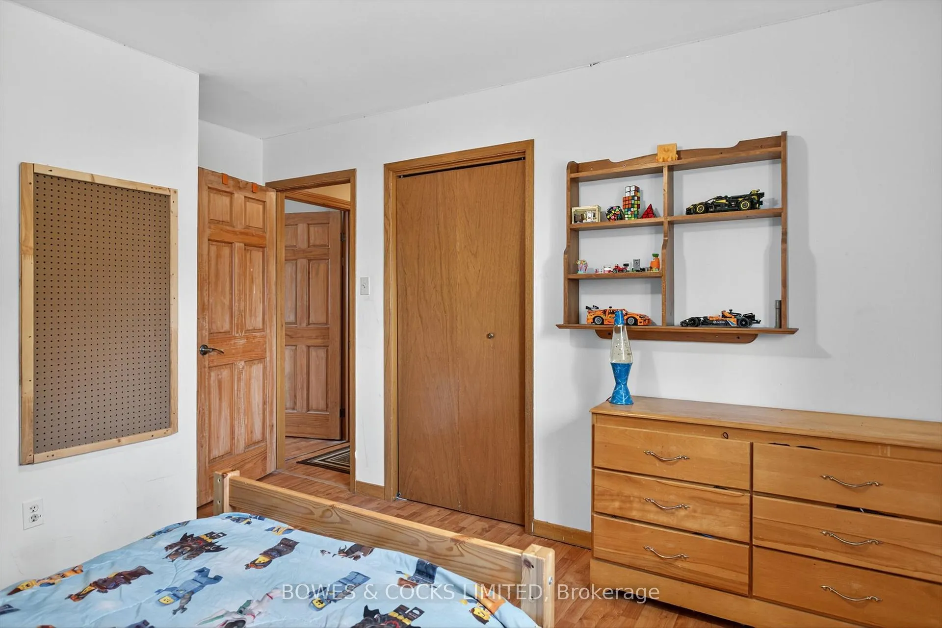 Photo 18 of 1349 Tudor Crescent, Peterborough, Ashburnham Ward 4 — HOMEH