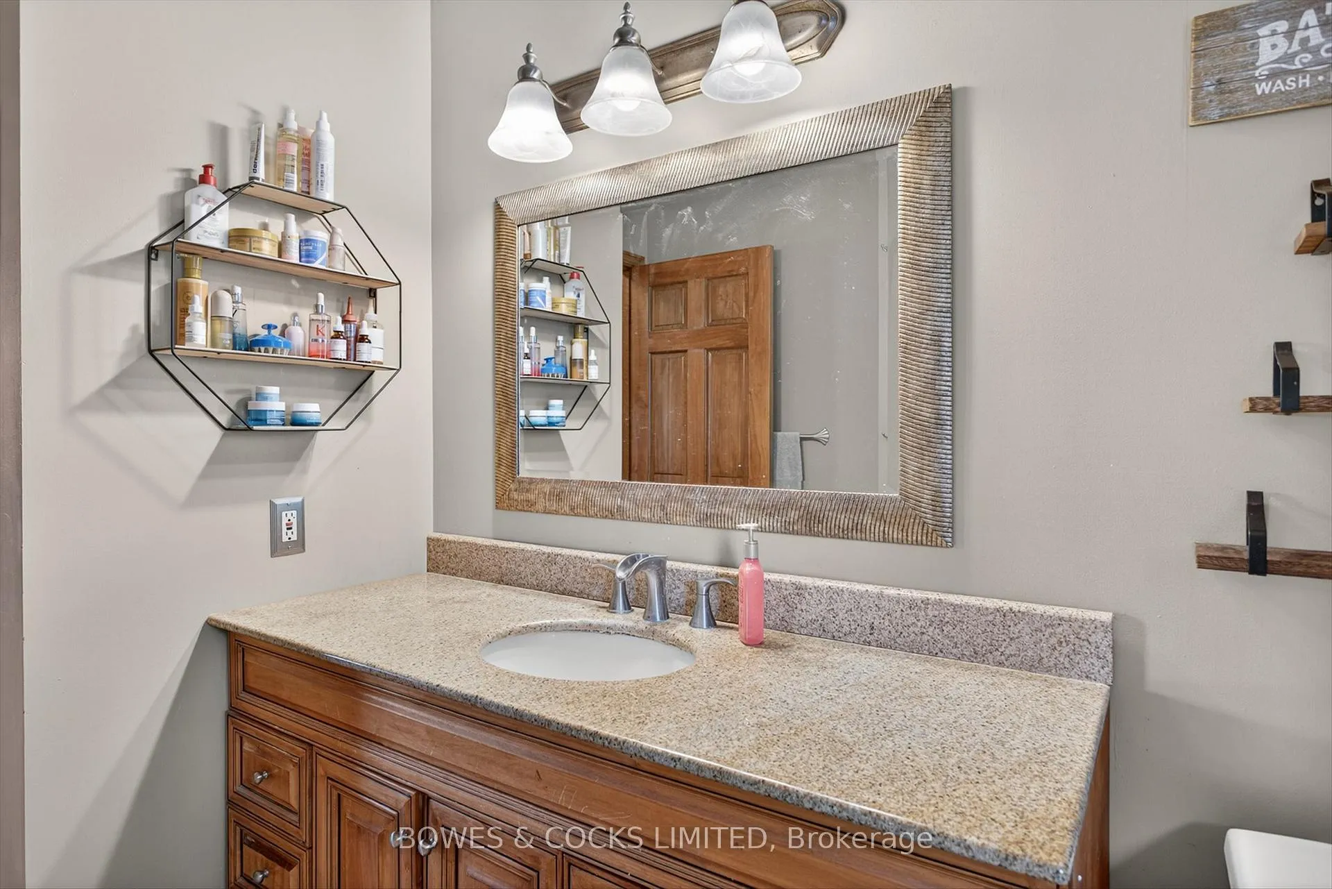 Photo 20 of 1349 Tudor Crescent, Peterborough, Ashburnham Ward 4 — HOMEH