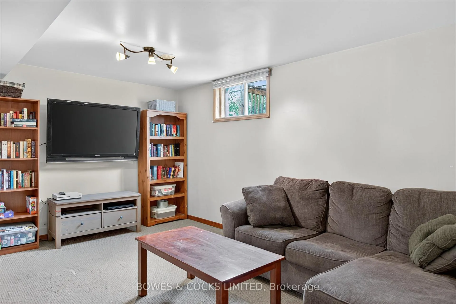 Photo 23 of 1349 Tudor Crescent, Peterborough, Ashburnham Ward 4 — HOMEH