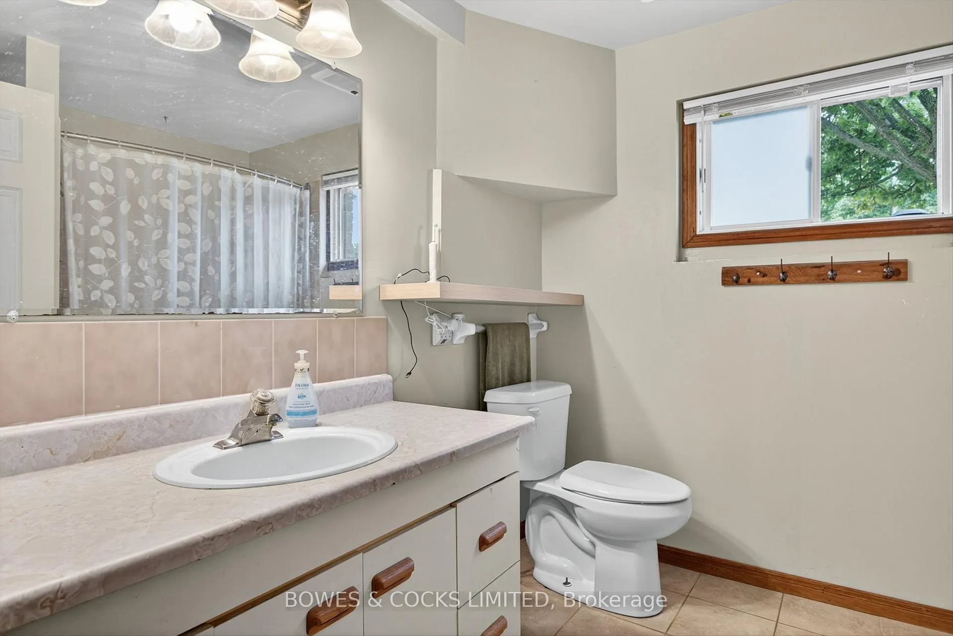 Photo 25 of 1349 Tudor Crescent, Peterborough, Ashburnham Ward 4 — HOMEH