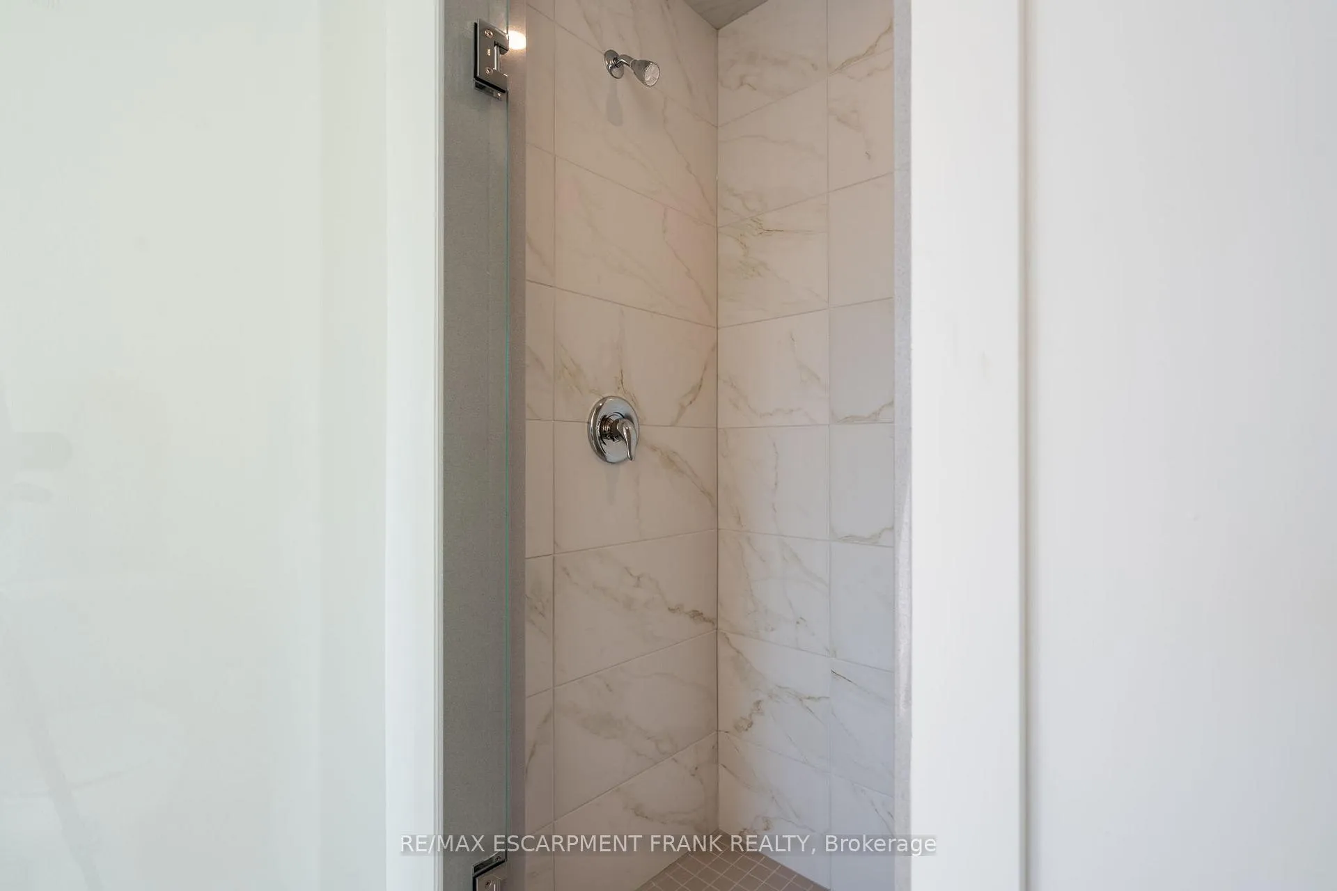 Photo 34 of 237 Lormont Boulevard, Hamilton, Stoney Creek Mountain — HOMEH