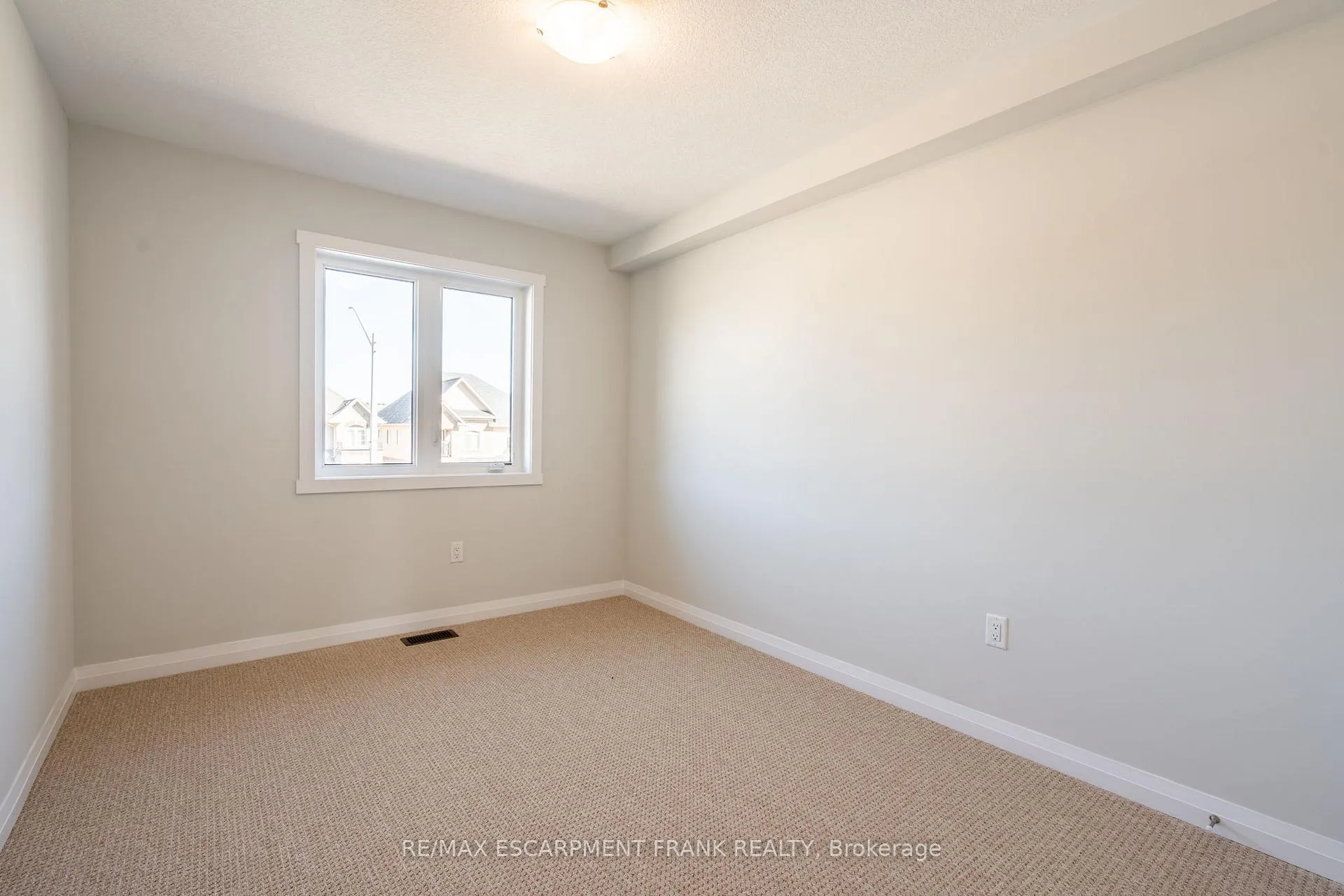 Photo 35 of 237 Lormont Boulevard, Hamilton, Stoney Creek Mountain — HOMEH