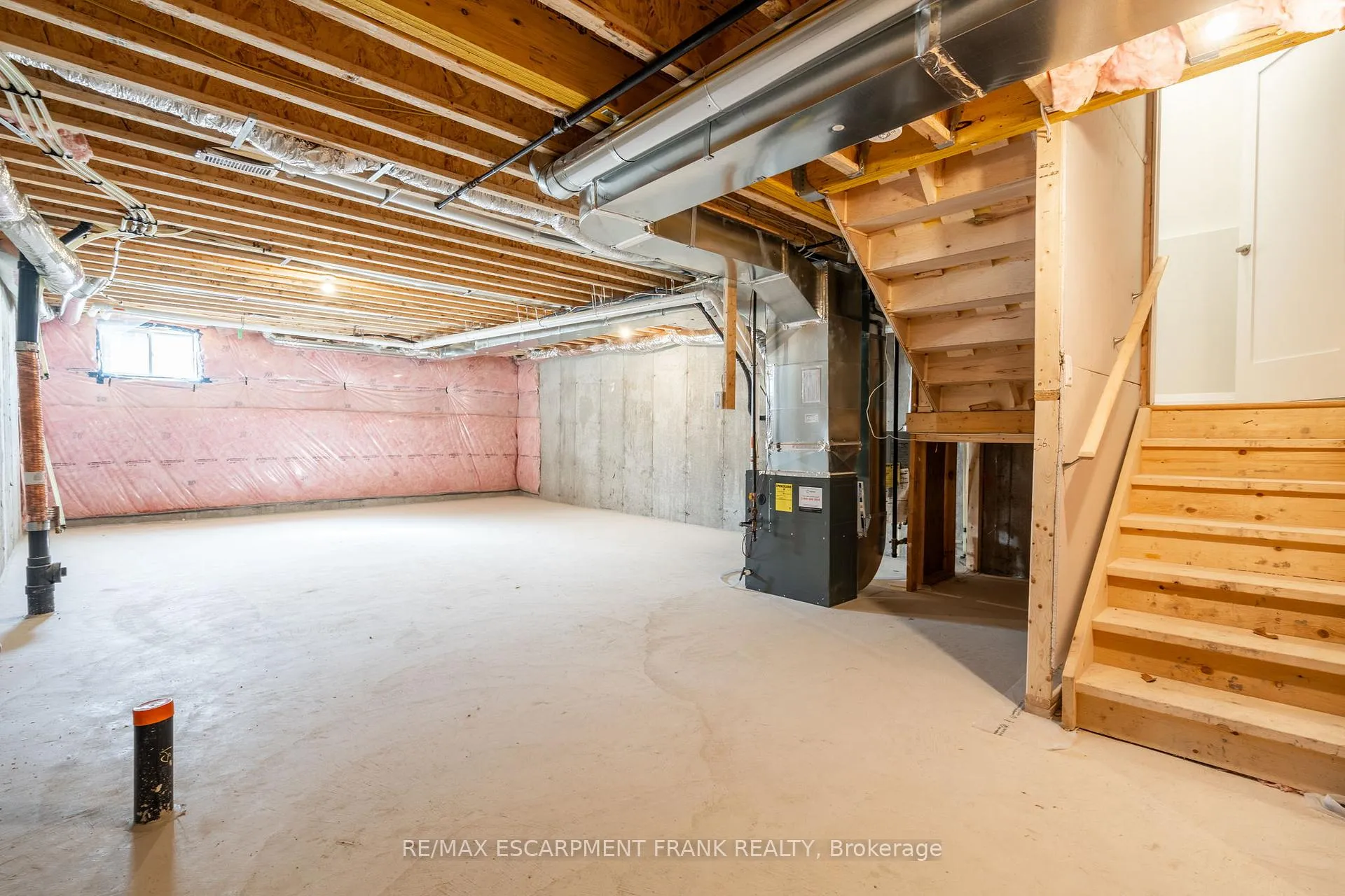 Photo 42 of 237 Lormont Boulevard, Hamilton, Stoney Creek Mountain — HOMEH