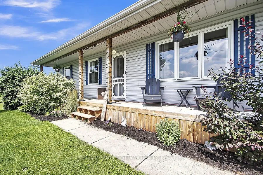 Photo 3 of 16979 McNeil Road, North Stormont, North Stormont (Roxborough) Twp — HOMEH