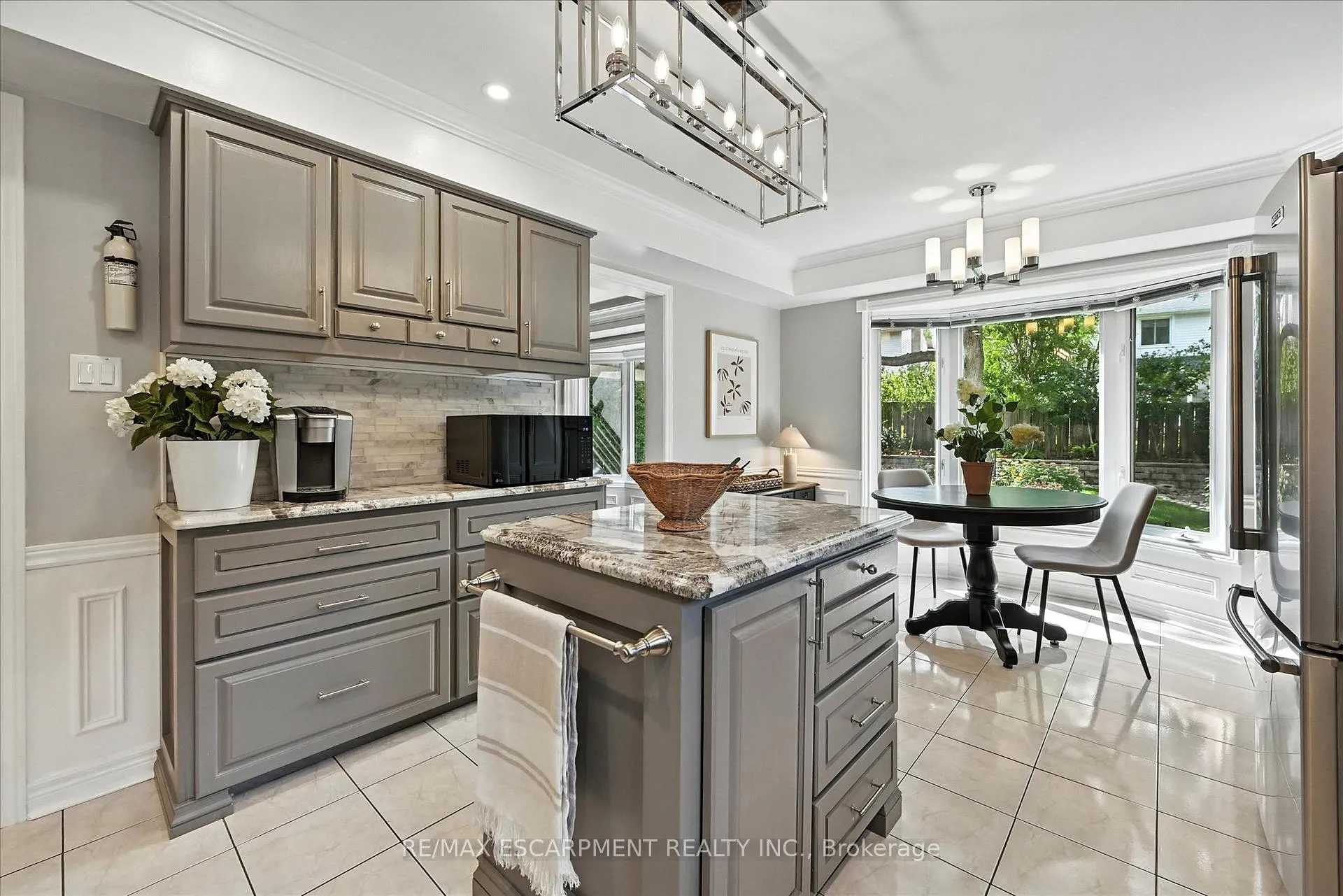Photo 17 of 10 Yorkview Place, Hamilton, Cootes Paradise — HOMEH