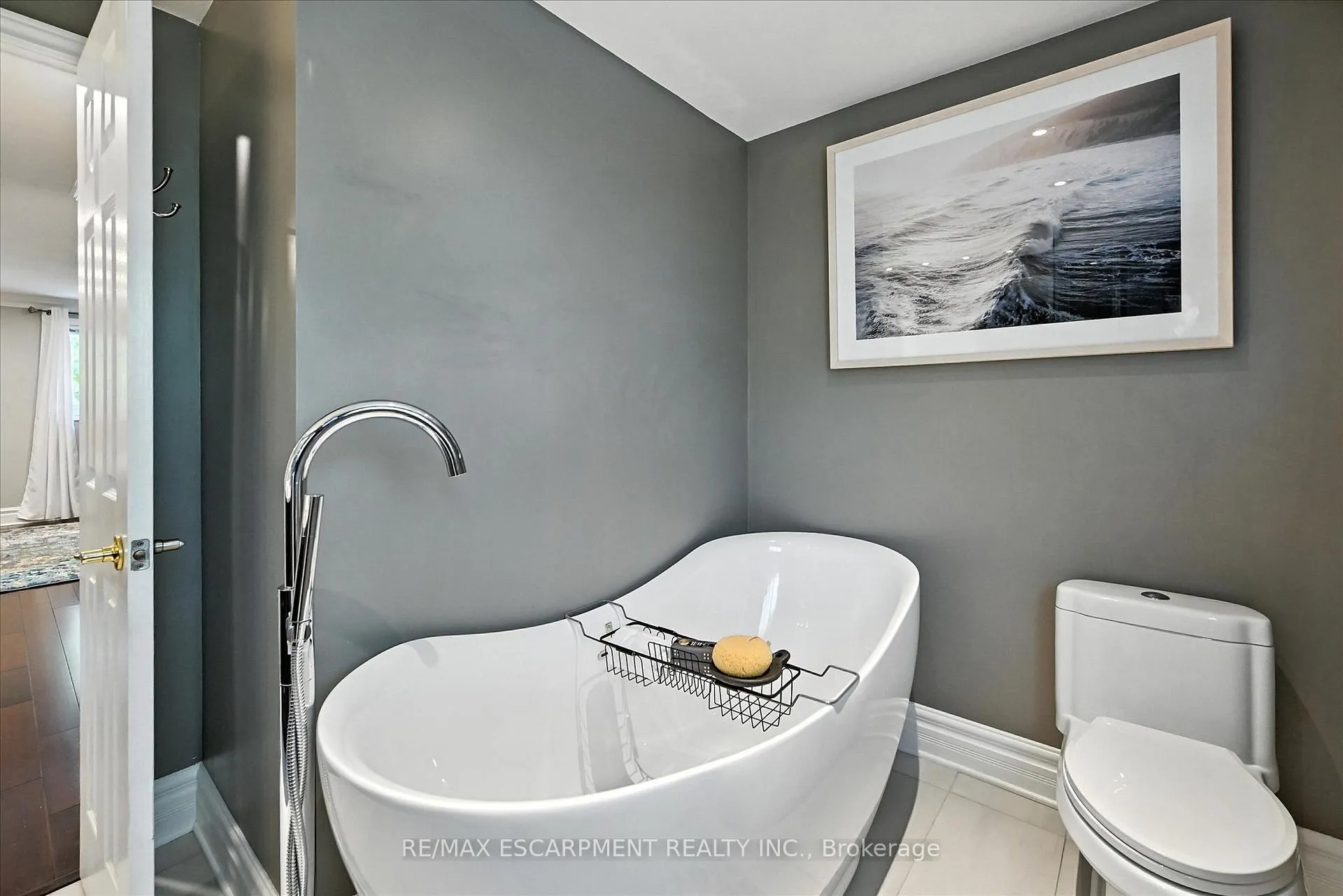Photo 23 of 10 Yorkview Place, Hamilton, Cootes Paradise — HOMEH