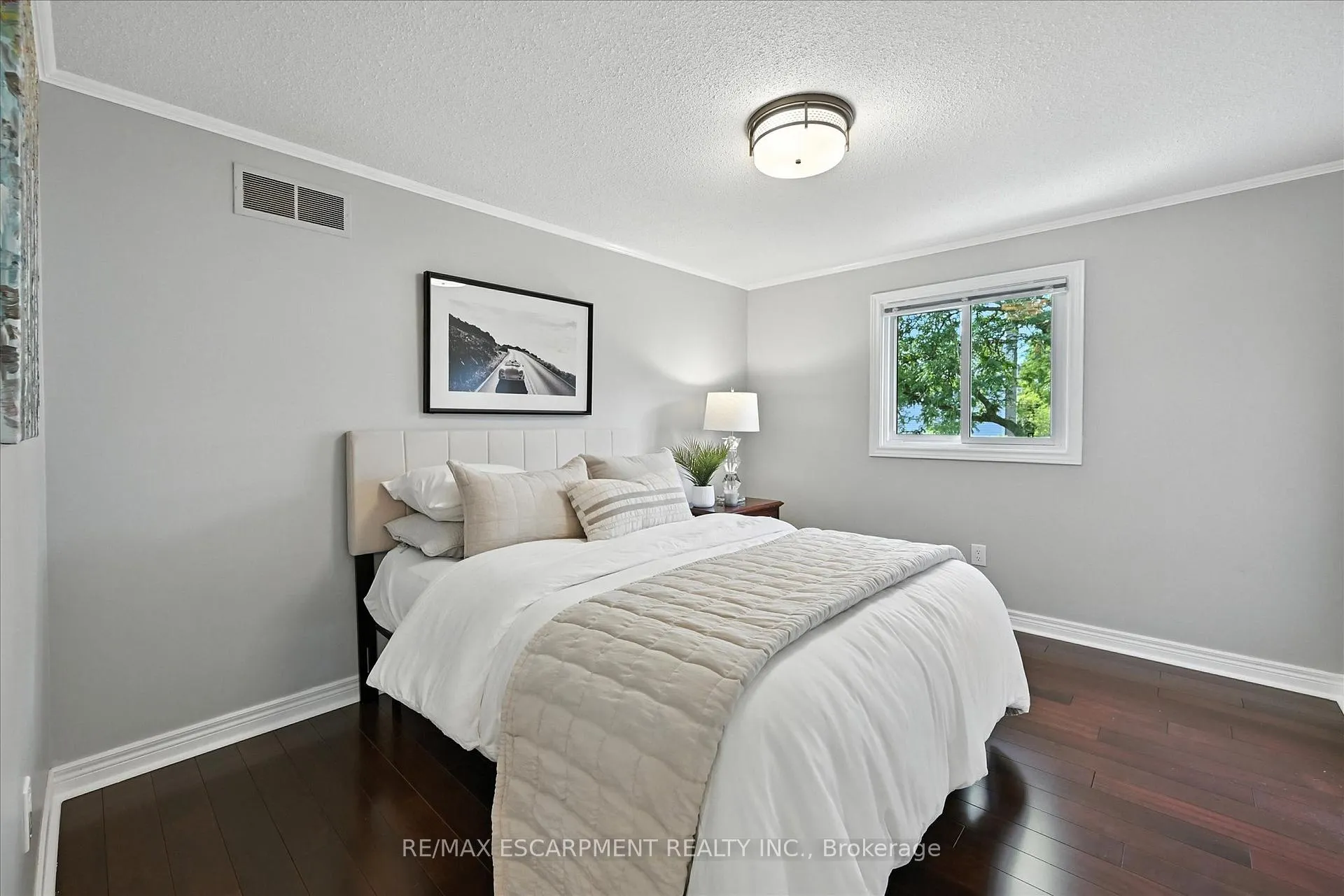 Photo 25 of 10 Yorkview Place, Hamilton, Cootes Paradise — HOMEH
