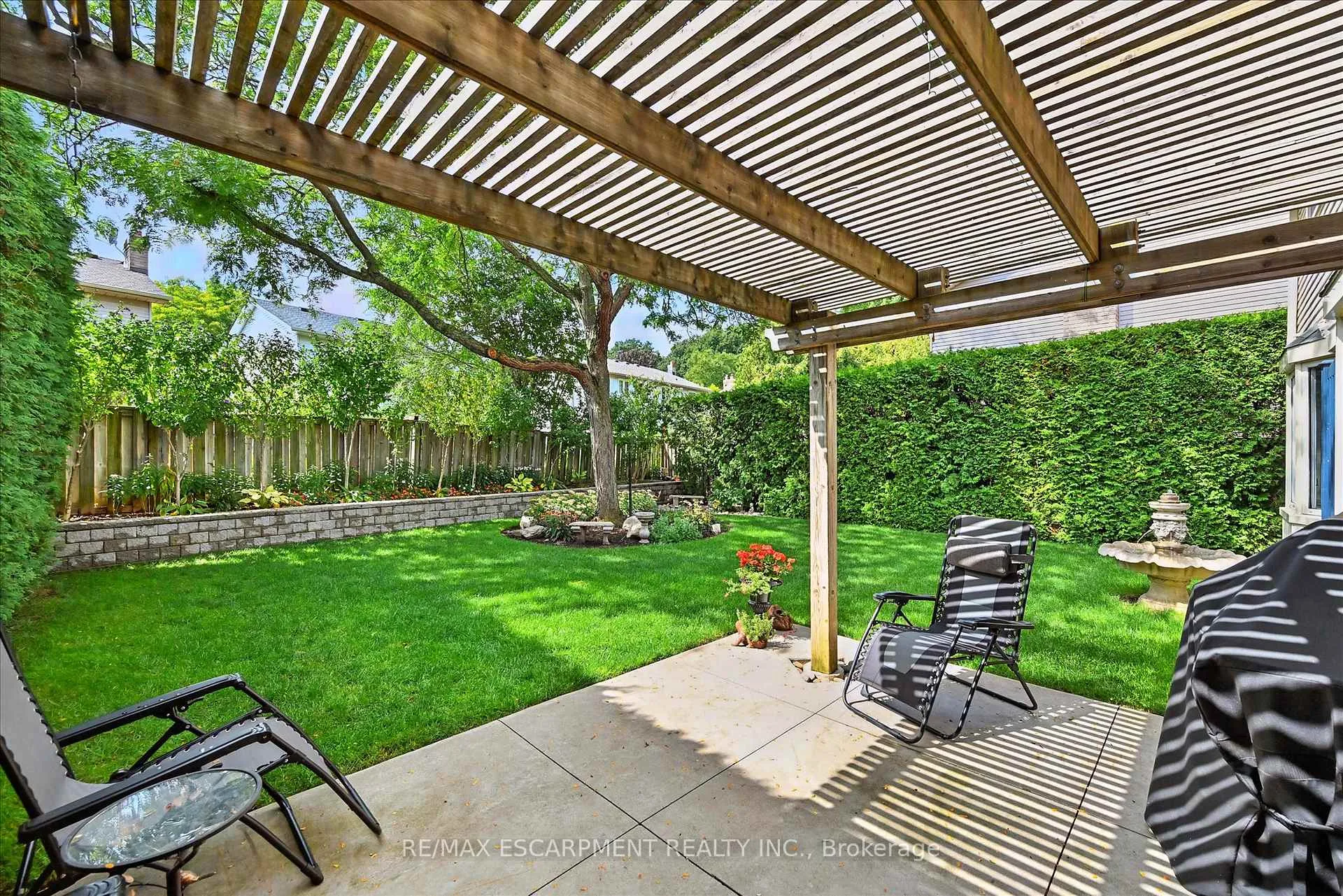 Photo 36 of 10 Yorkview Place, Hamilton, Cootes Paradise — HOMEH