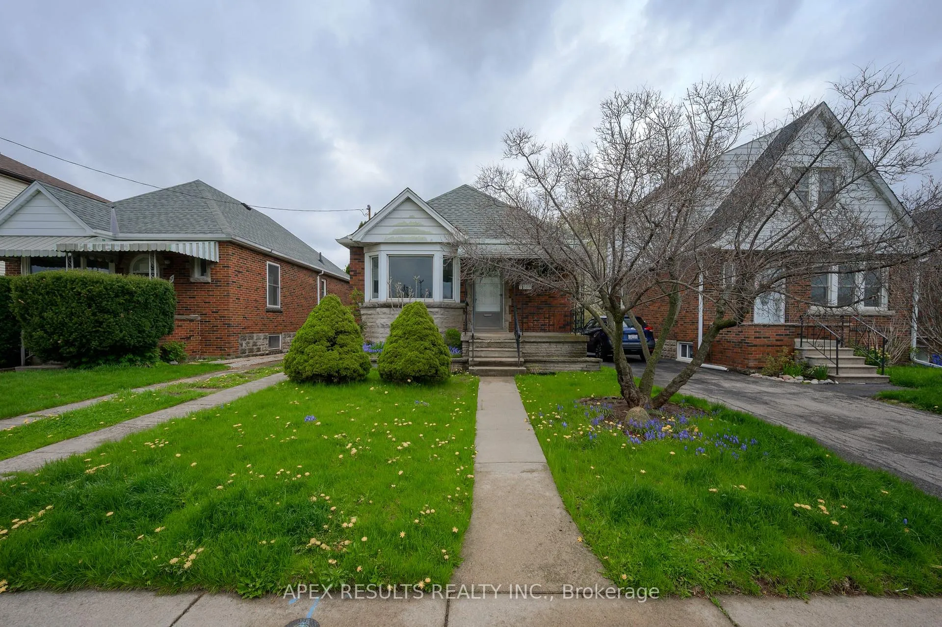 Photo 2 of 39 Strathearne Avenue, Hamilton, Homeside — HOMEH