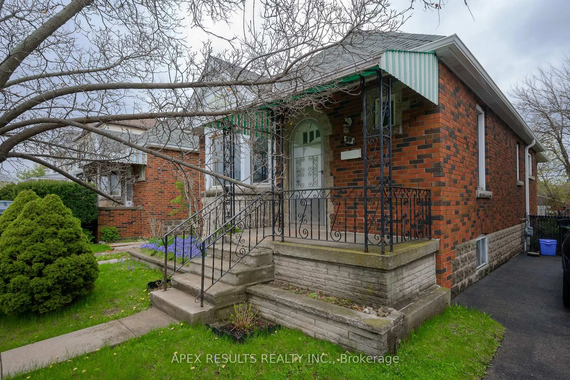Photo 5 of 39 Strathearne Avenue, Hamilton, Homeside — HOMEH
