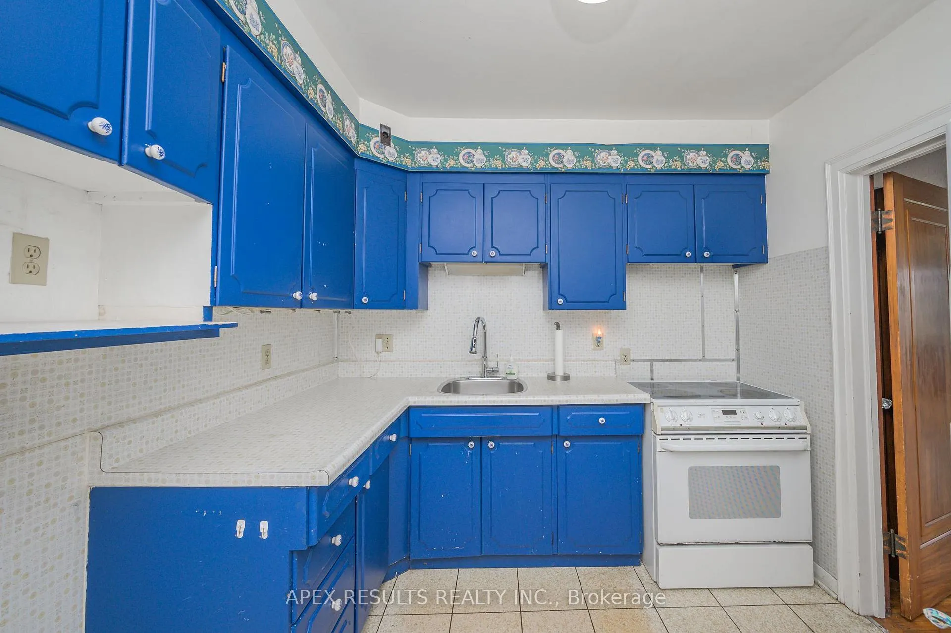 Photo 16 of 39 Strathearne Avenue, Hamilton, Homeside — HOMEH