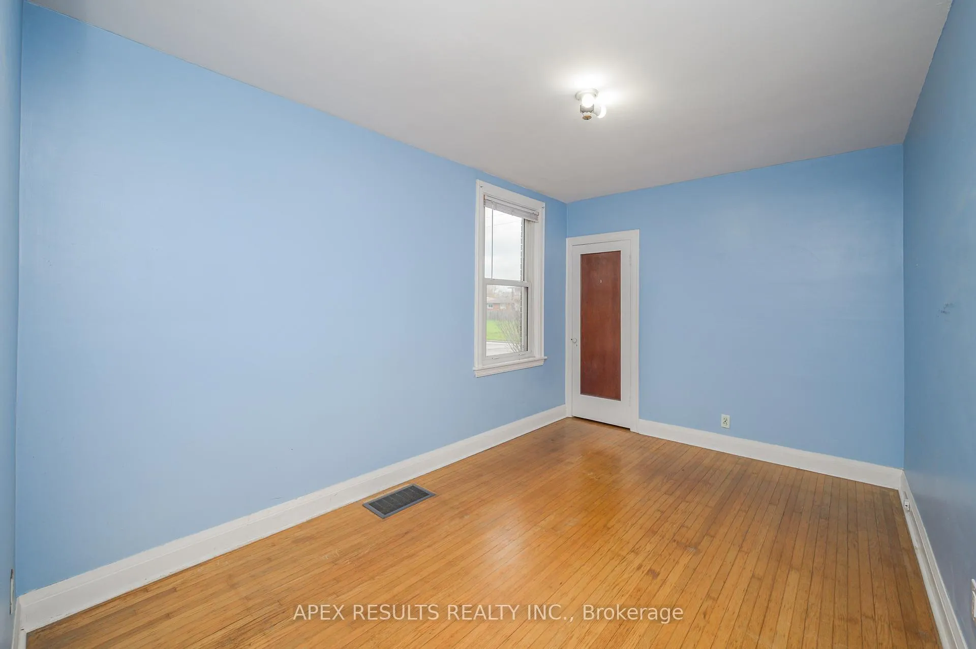 Photo 23 of 39 Strathearne Avenue, Hamilton, Homeside — HOMEH