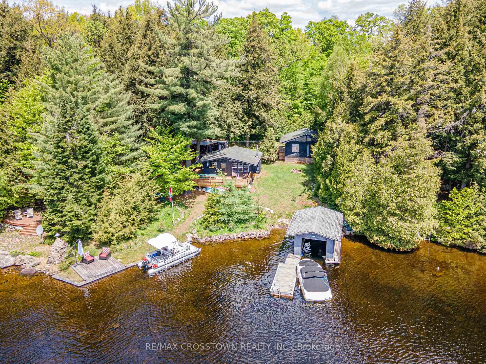 Photo 3 of 228 MacBeth Island, Bracebridge, Oakley — HOMEH