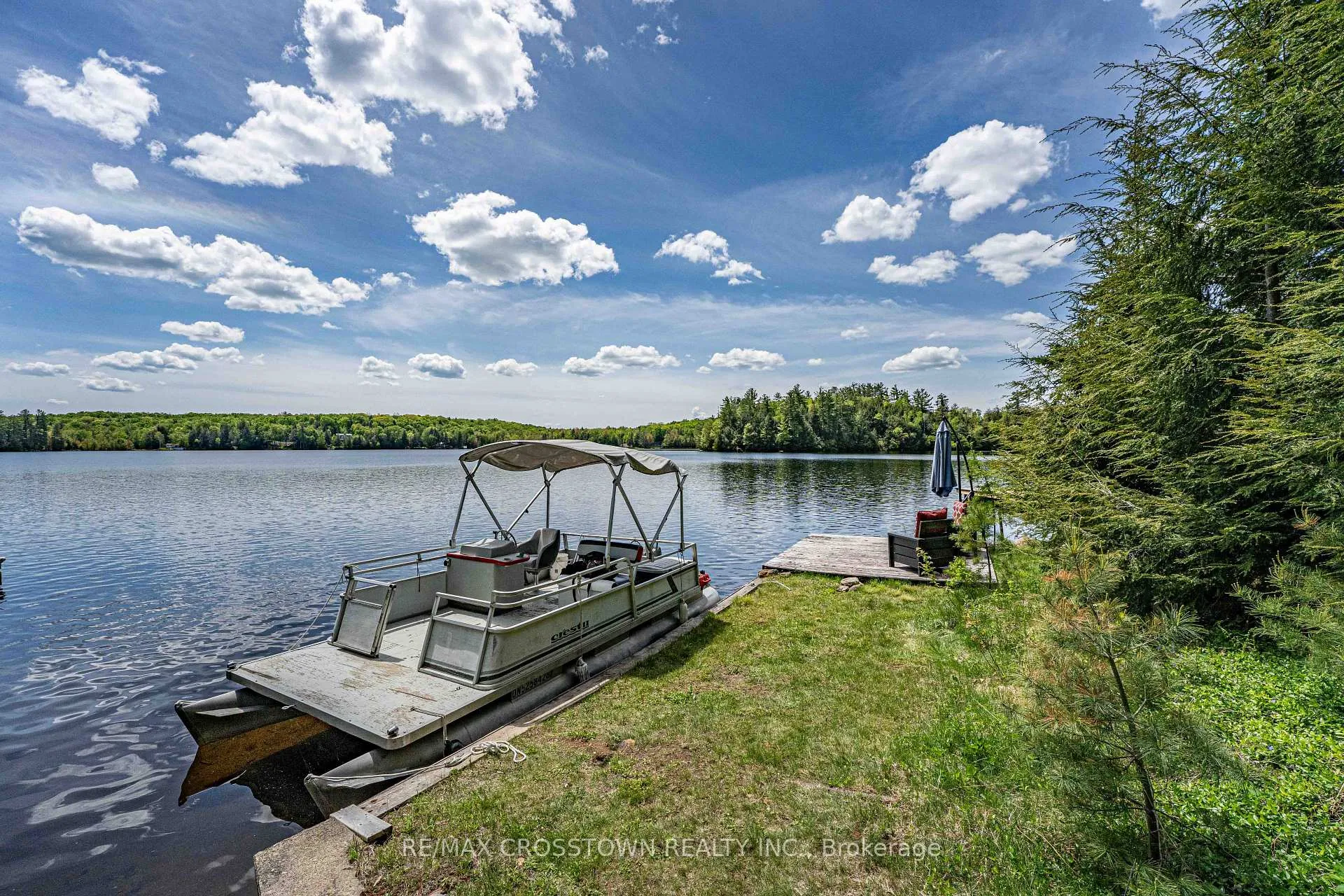 Photo 6 of 228 MacBeth Island, Bracebridge, Oakley — HOMEH