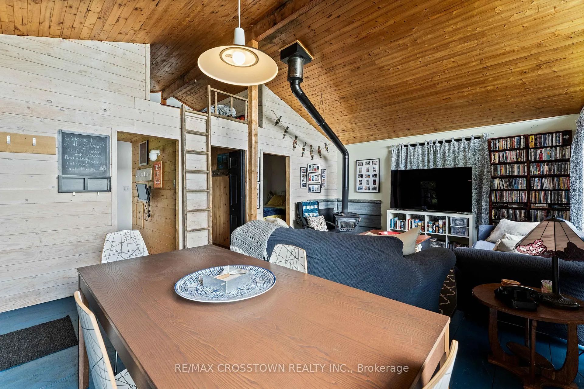 Photo 24 of 228 MacBeth Island, Bracebridge, Oakley — HOMEH