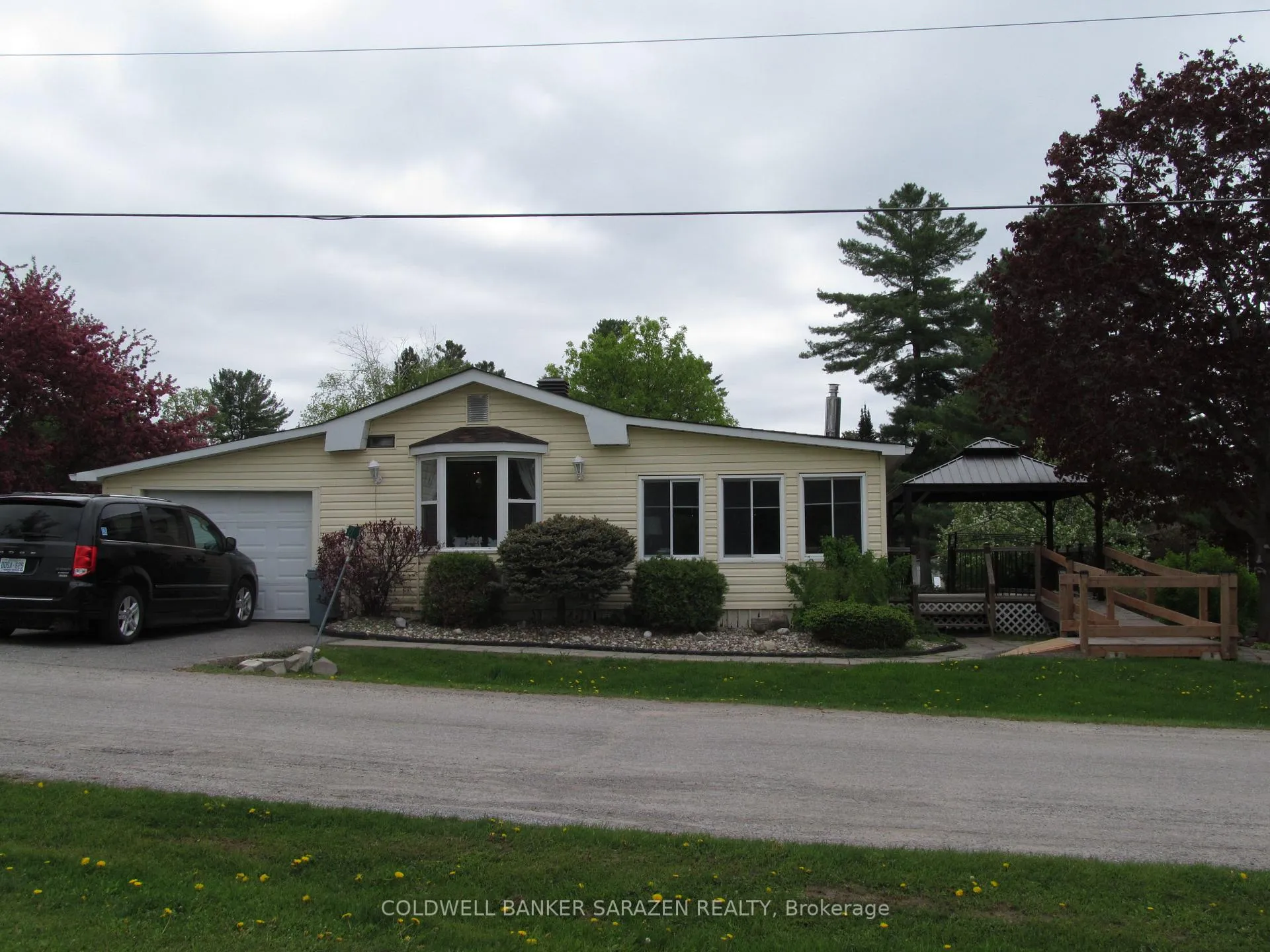 Photo 1 of 21 Lakefront Lane, McNab/Braeside, Mcnab/Braeside Twps — HOMEH