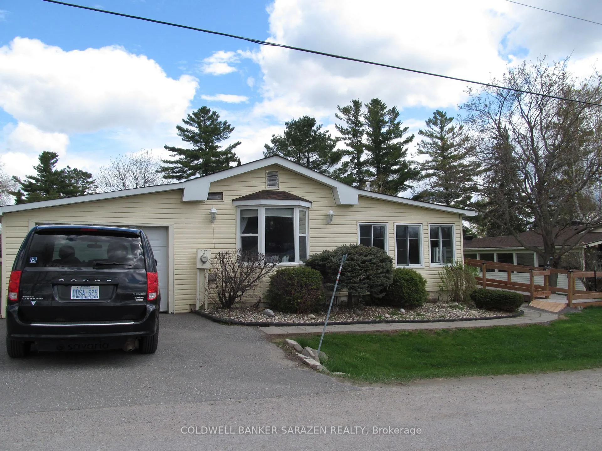 Photo 3 of 21 Lakefront Lane, McNab/Braeside, Mcnab/Braeside Twps — HOMEH