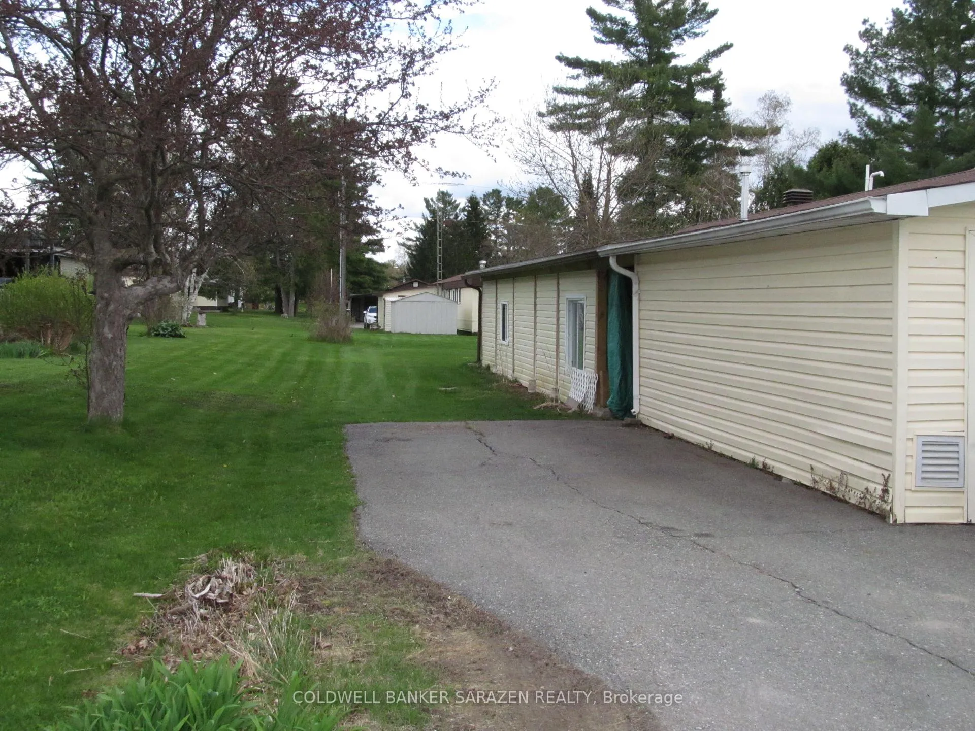 Photo 29 of 21 Lakefront Lane, McNab/Braeside, Mcnab/Braeside Twps — HOMEH