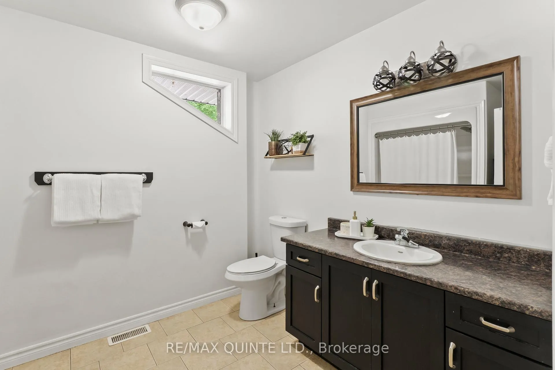 Photo 16 of 134 Molloy Road, Prince Edward County, Sophiasburg Ward — HOMEH