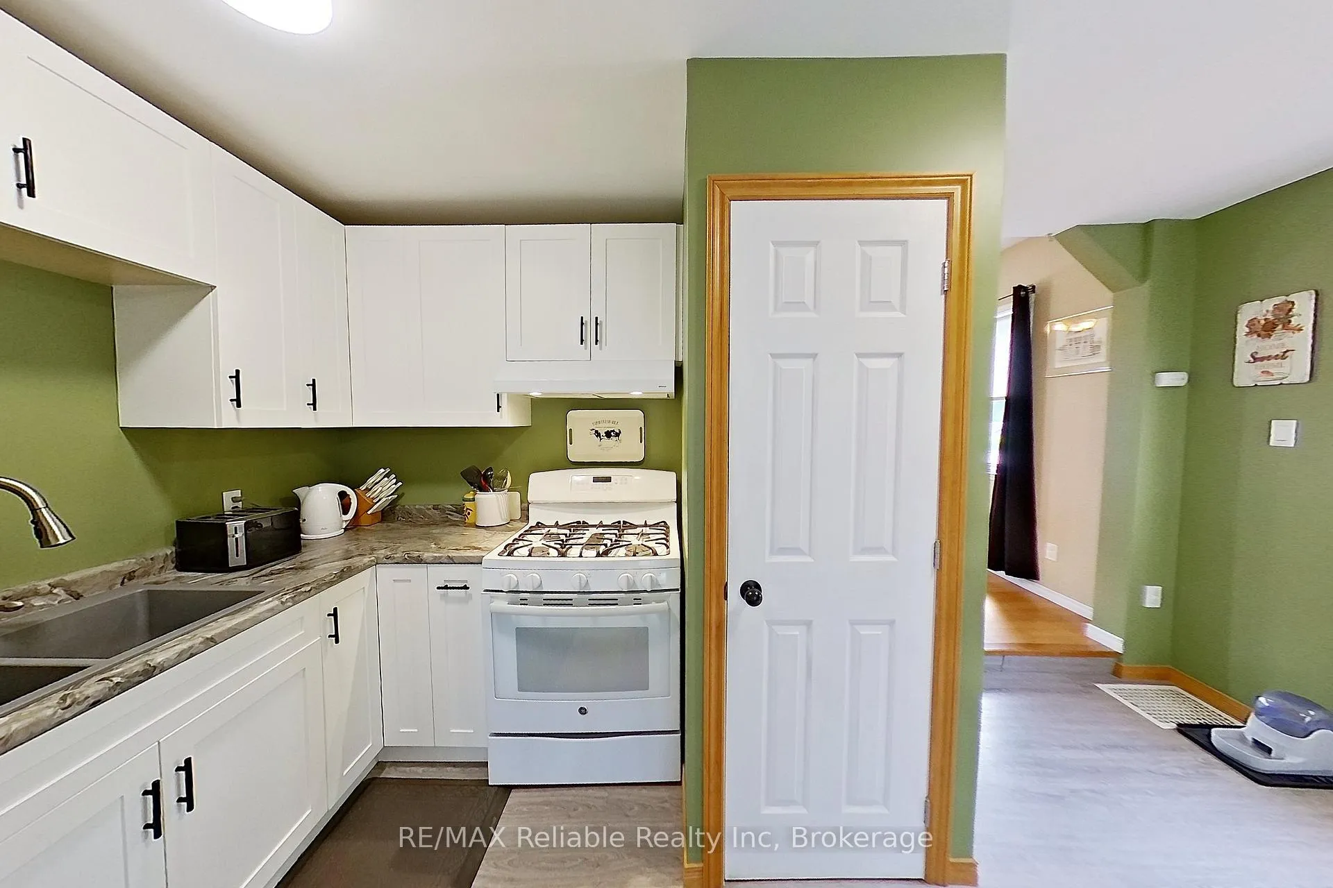 Photo 5 of 386 James Street, Central Huron, Clinton — HOMEH