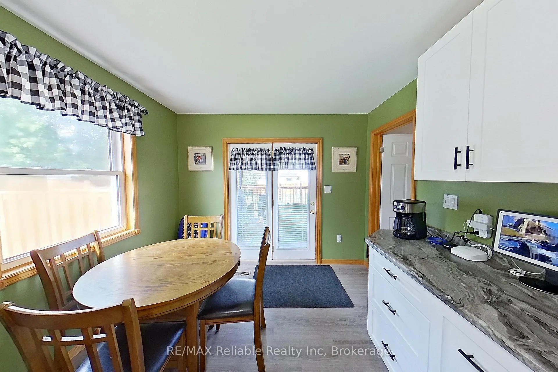 Photo 11 of 386 James Street, Central Huron, Clinton — HOMEH