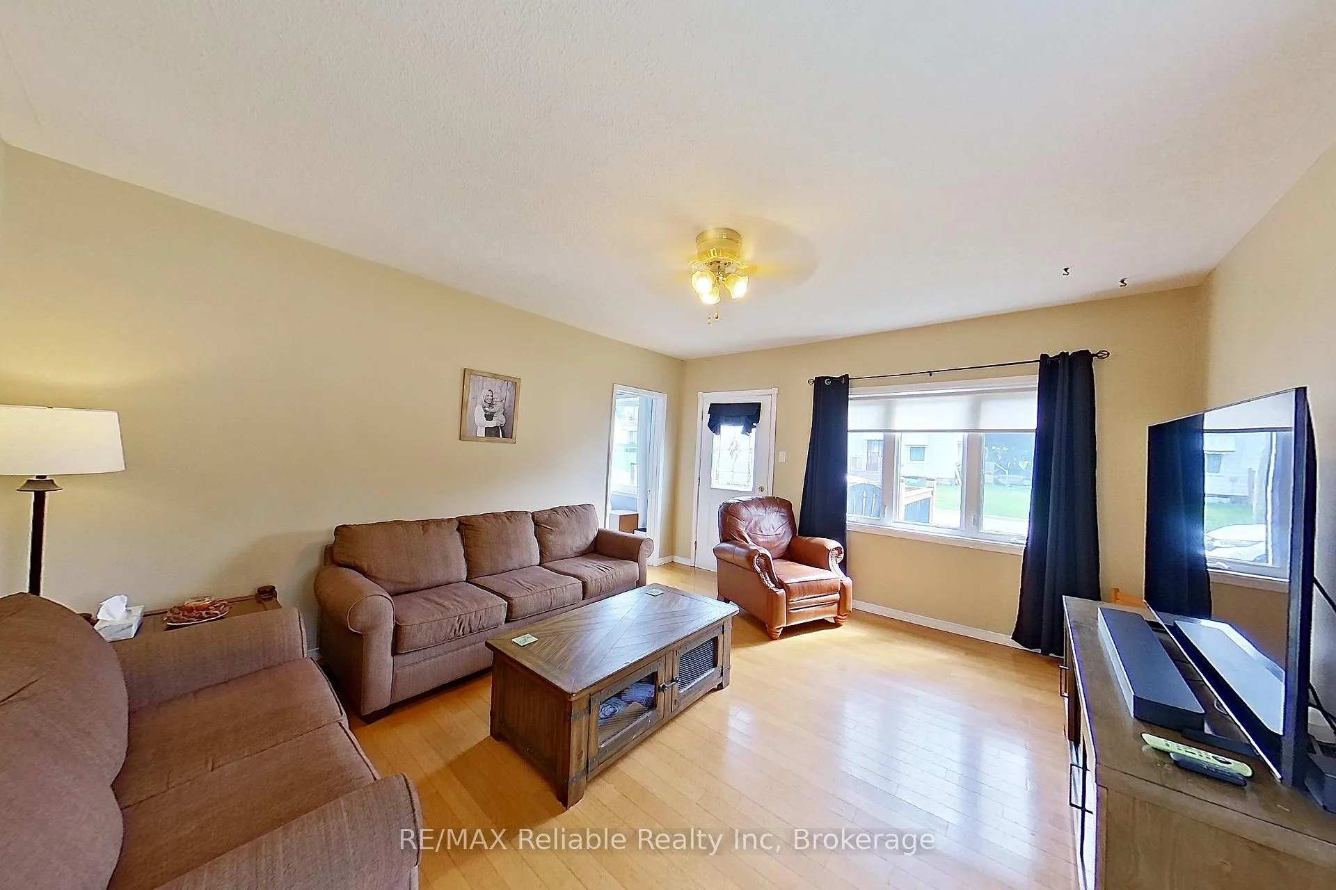 Photo 16 of 386 James Street, Central Huron, Clinton — HOMEH