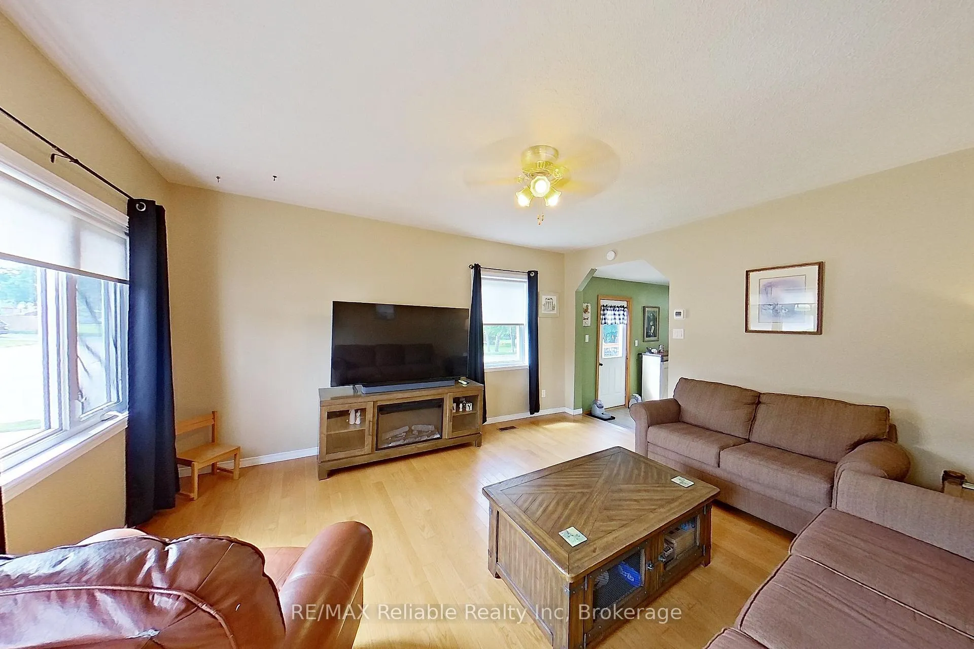 Photo 17 of 386 James Street, Central Huron, Clinton — HOMEH