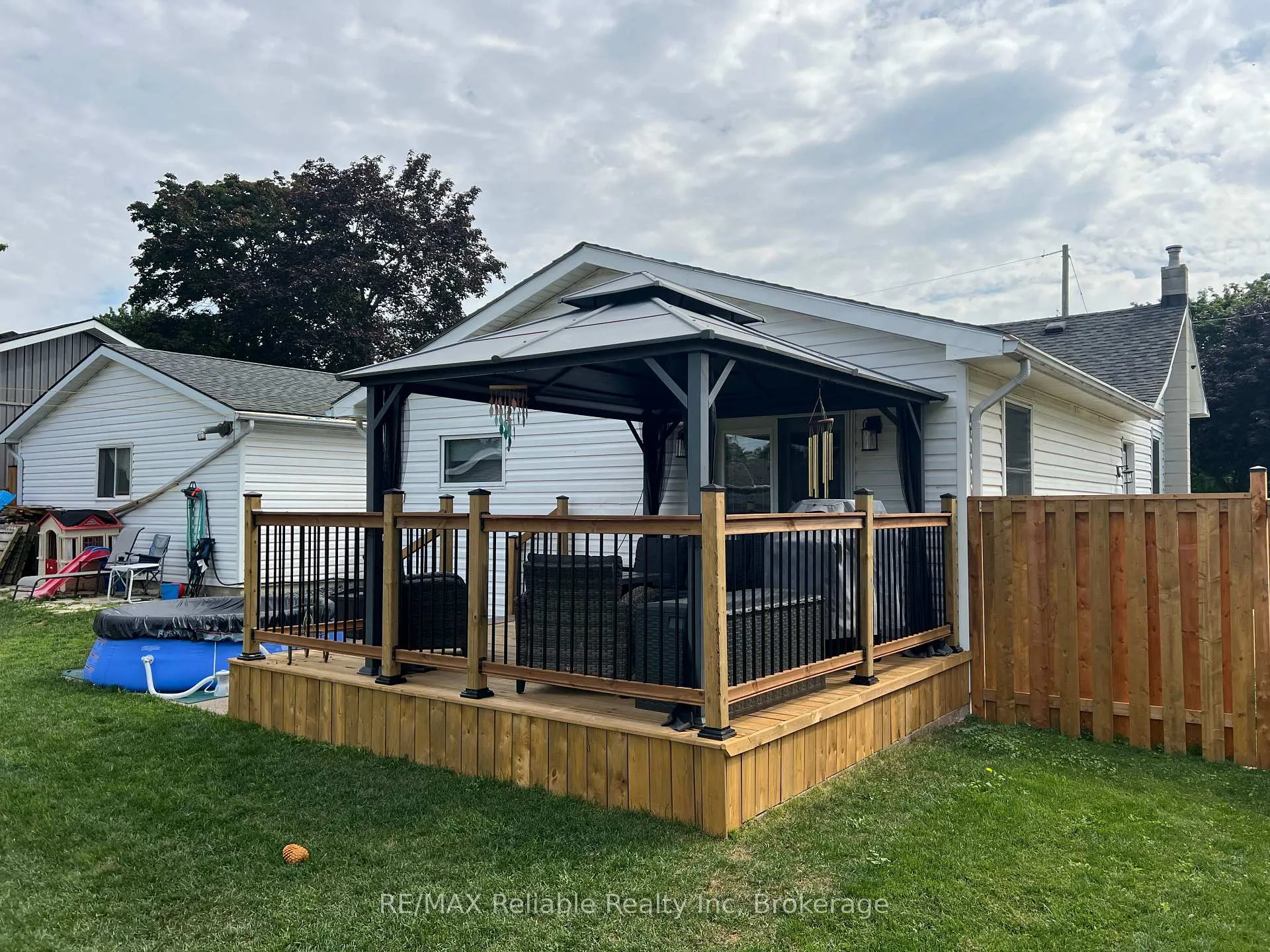 Photo 35 of 386 James Street, Central Huron, Clinton — HOMEH