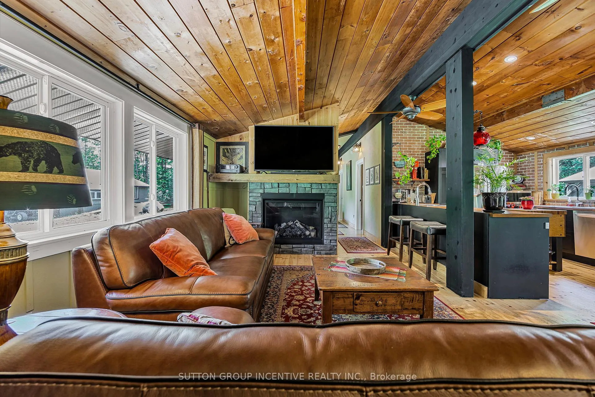 Photo 8 of 1559 118 Highway E, Bracebridge, Draper — HOMEH