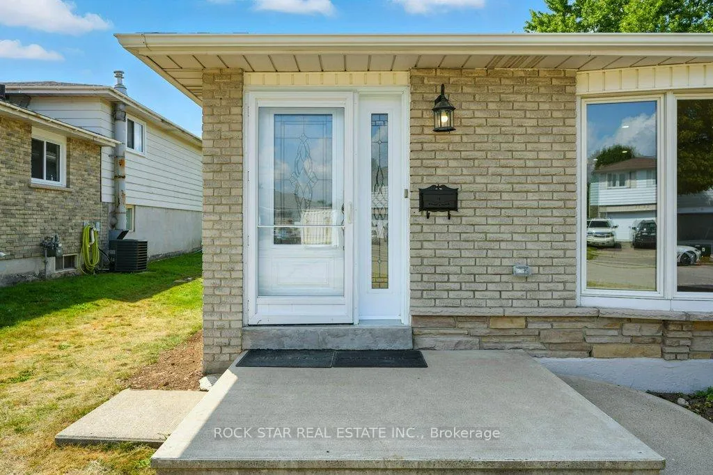 Photo 2 of 56 Abeles Avenue, Brant, Paris — HOMEH