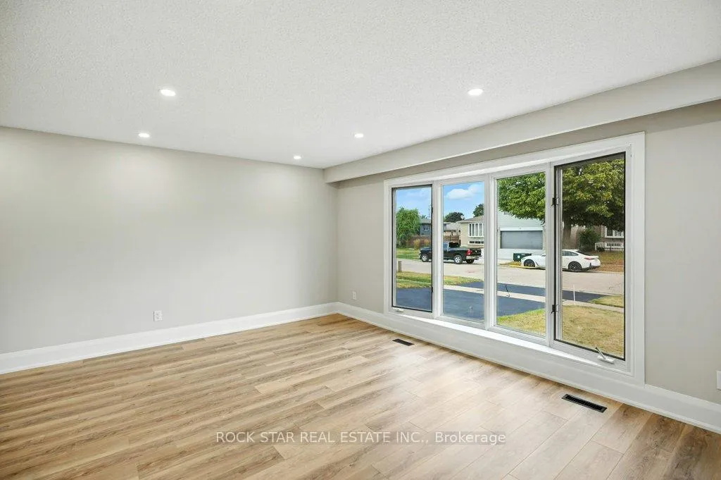 Photo 4 of 56 Abeles Avenue, Brant, Paris — HOMEH