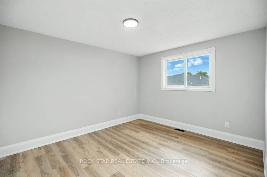 Photo 20 of 56 Abeles Avenue, Brant, Paris — HOMEH
