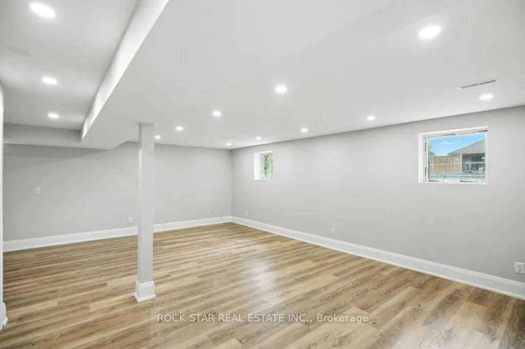 Photo 28 of 56 Abeles Avenue, Brant, Paris — HOMEH
