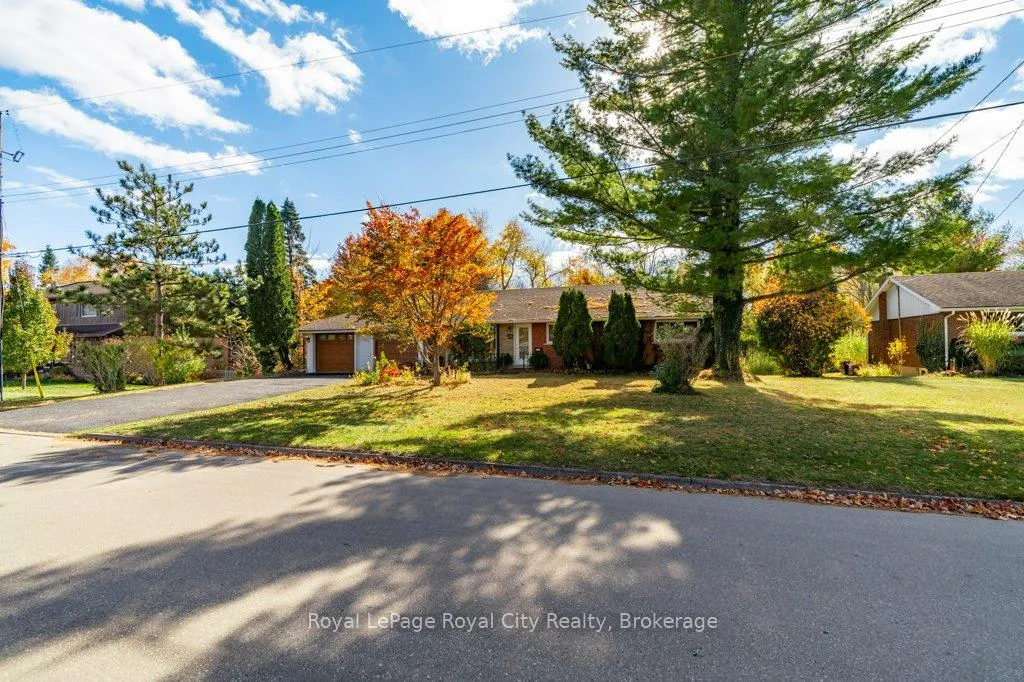 Photo 2 of 19 Promenade Road, Guelph/Eramosa, Rural Guelph/Eramosa East — HOMEH