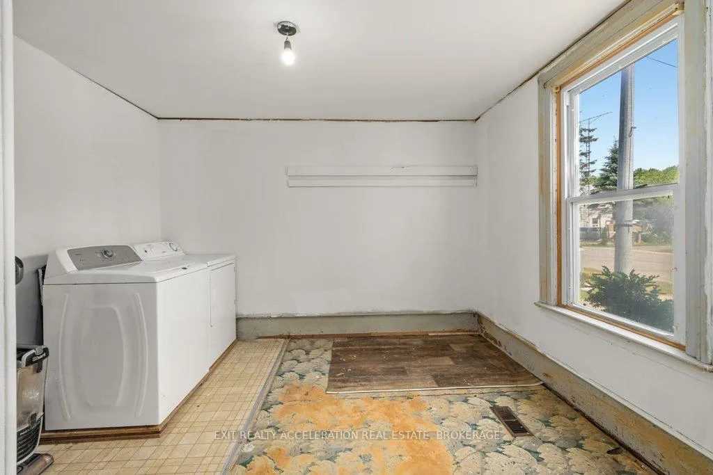 Photo 4 of 548 Moira Street, Tweed, Tweed (Village) — HOMEH