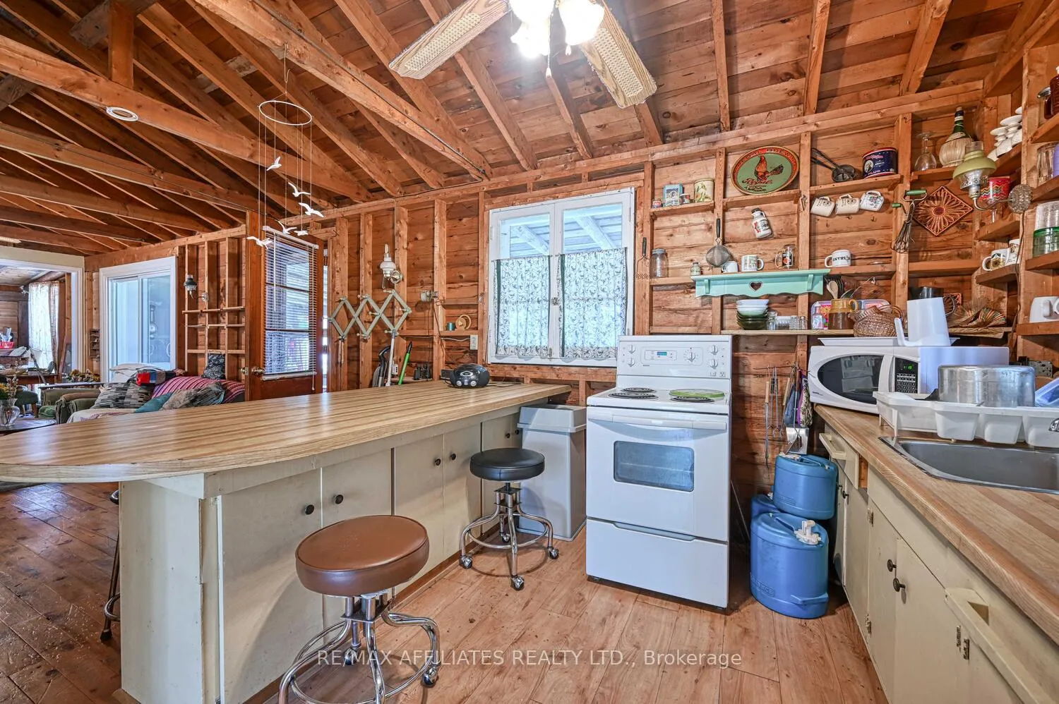 Photo 8 of 730 Dunc's Point Road, Tay Valley, Bathurst/Burgess & Sherbrooke (North Burgess) Twp — HOMEH