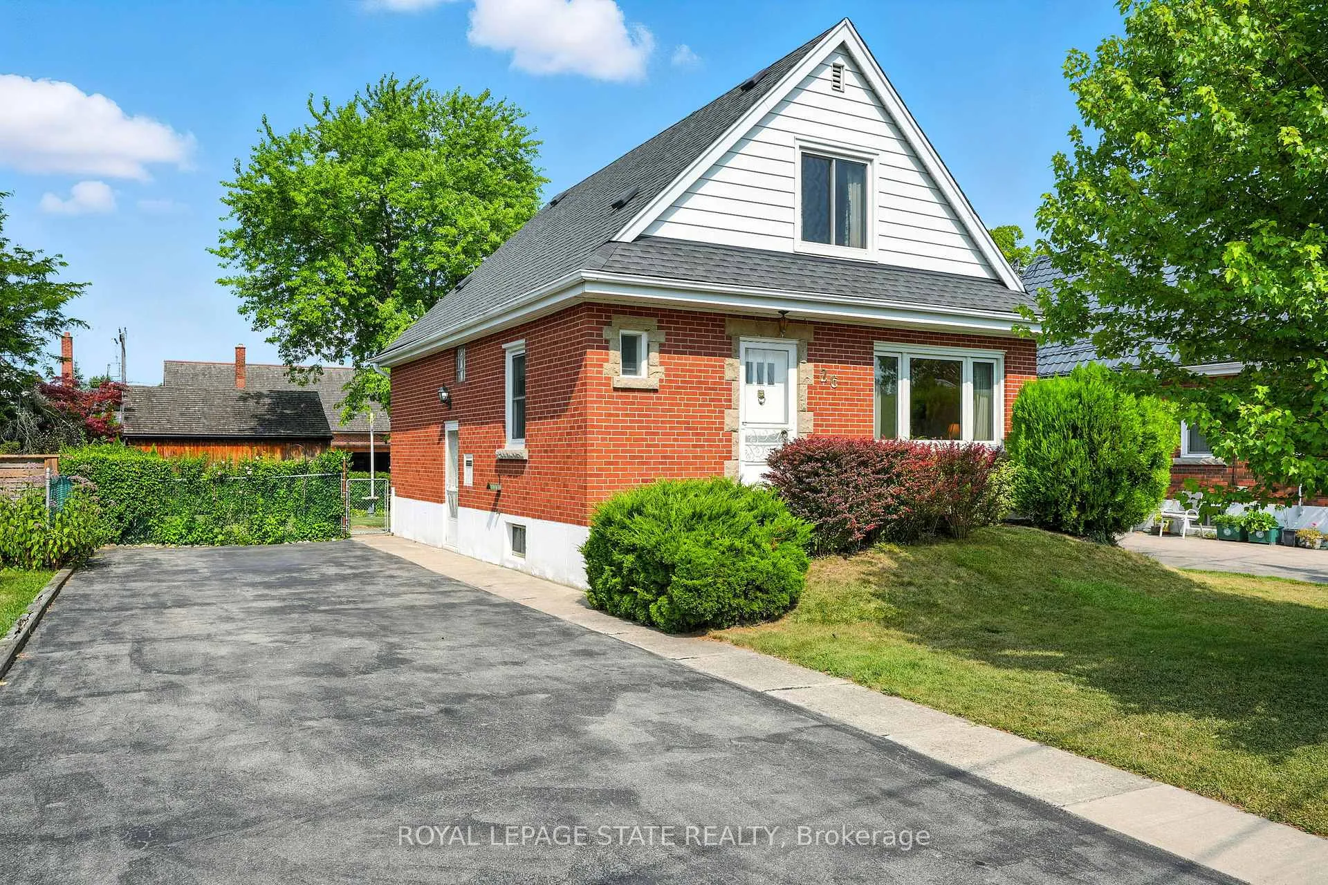 Photo 2 of 26 Marion Place, Hamilton, Stoney Creek — HOMEH