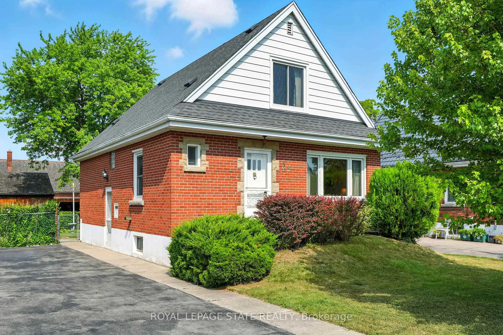 Photo 3 of 26 Marion Place, Hamilton, Stoney Creek — HOMEH