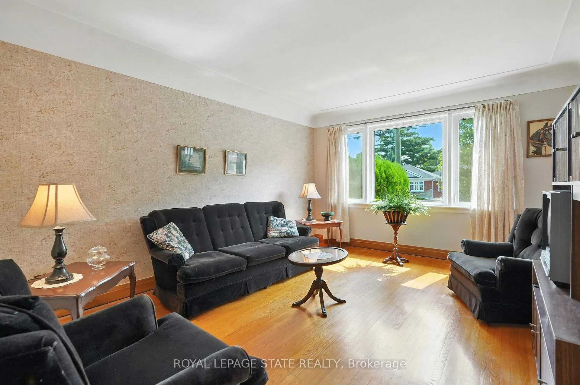 Photo 8 of 26 Marion Place, Hamilton, Stoney Creek — HOMEH