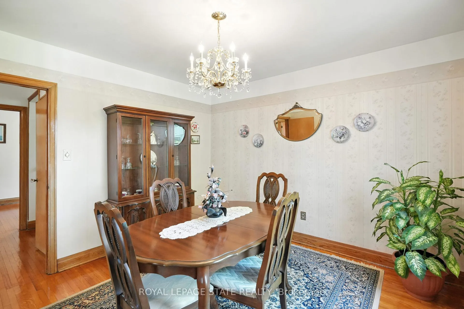 Photo 12 of 26 Marion Place, Hamilton, Stoney Creek — HOMEH