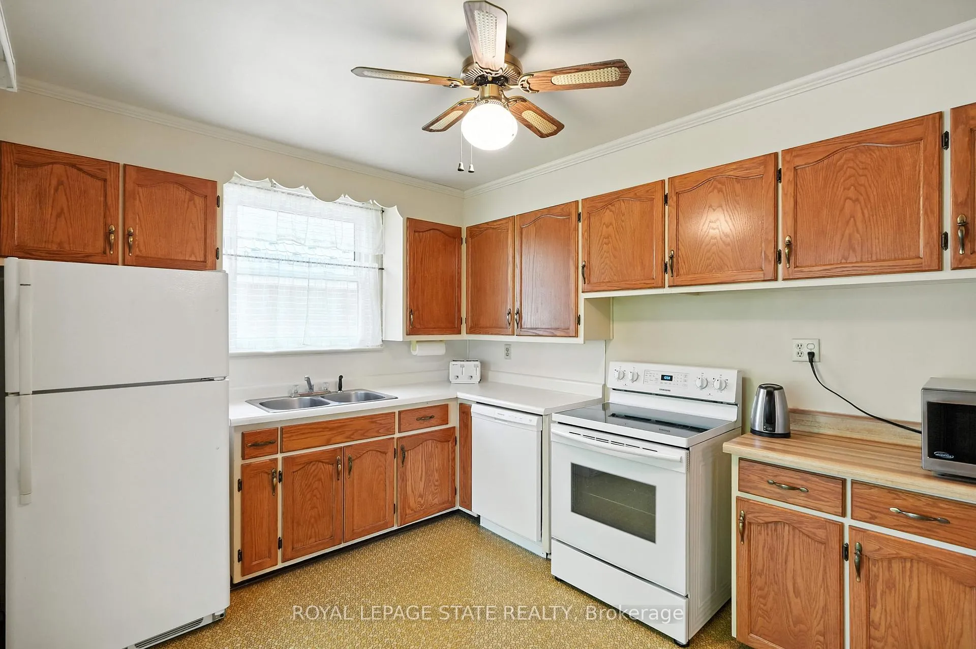 Photo 13 of 26 Marion Place, Hamilton, Stoney Creek — HOMEH