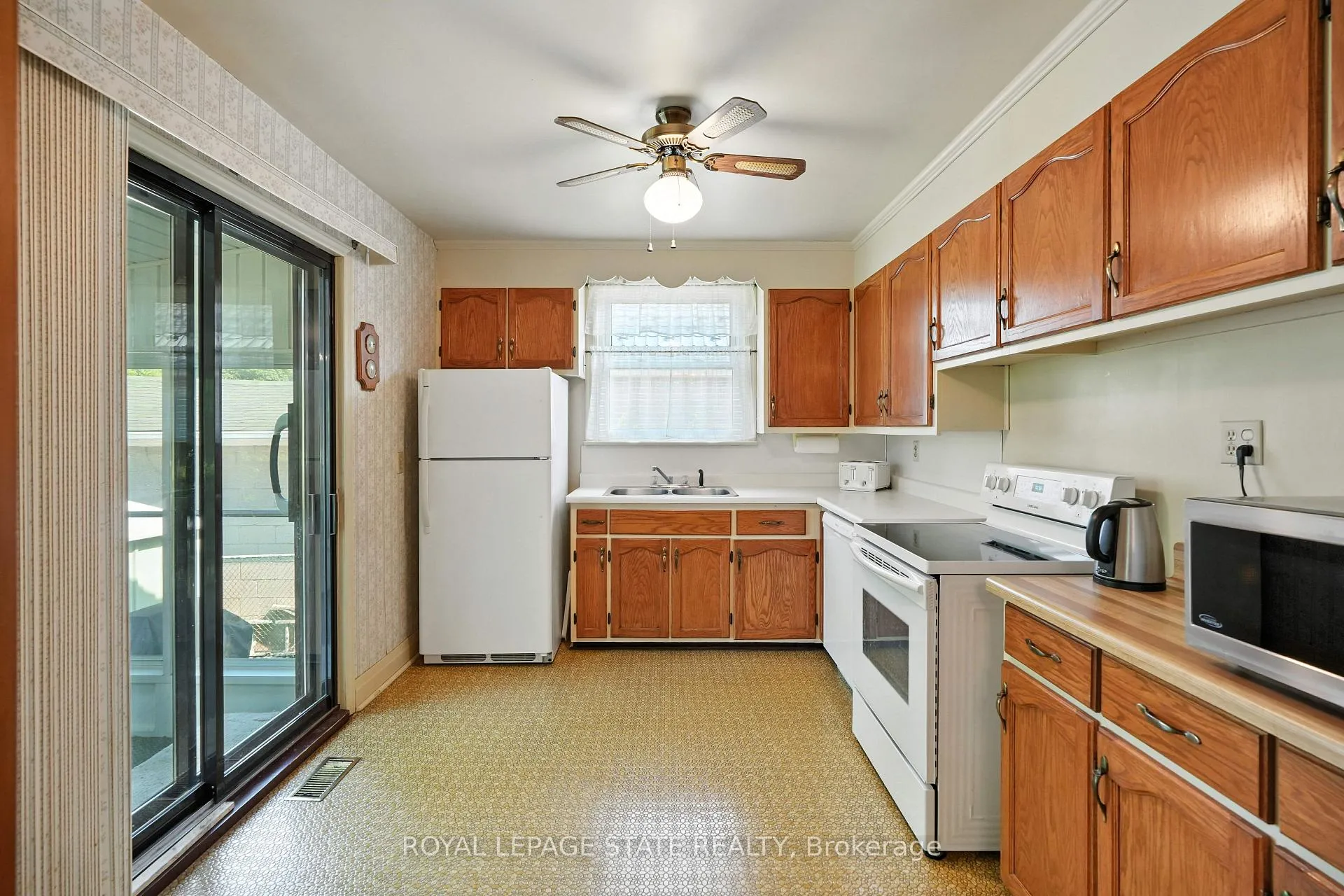Photo 14 of 26 Marion Place, Hamilton, Stoney Creek — HOMEH