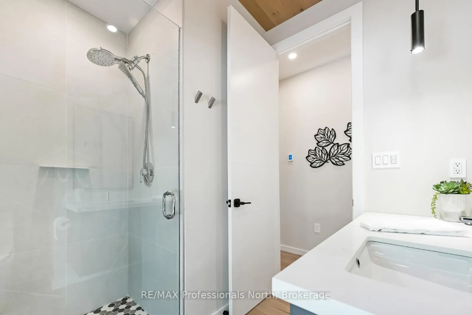 Photo 10 of 1142 Turfyn Lane, Highlands East, Glamorgan — HOMEH