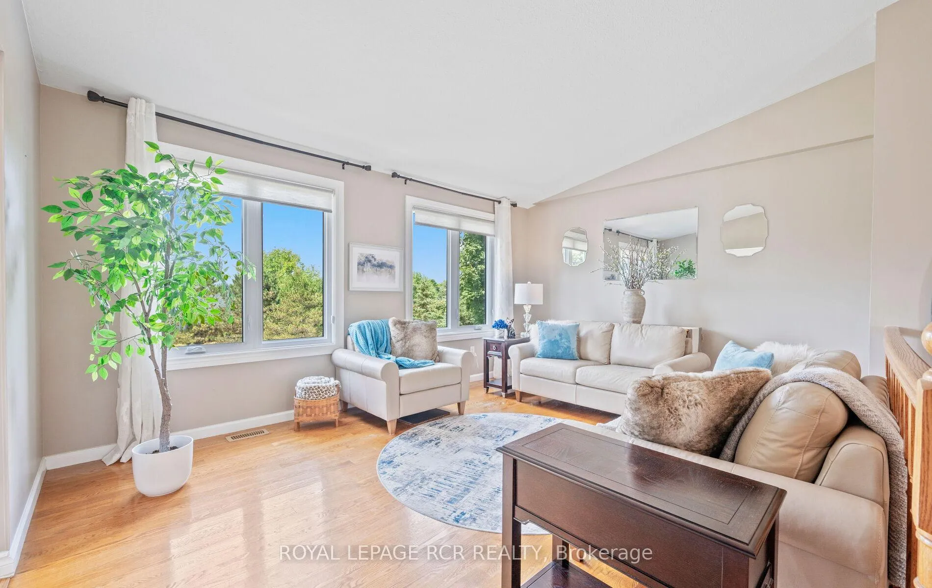 Photo 5 of 10 Peter Street, Amaranth, Rural Amaranth — HOMEH