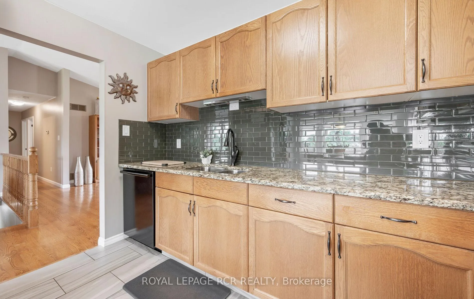 Photo 14 of 10 Peter Street, Amaranth, Rural Amaranth — HOMEH