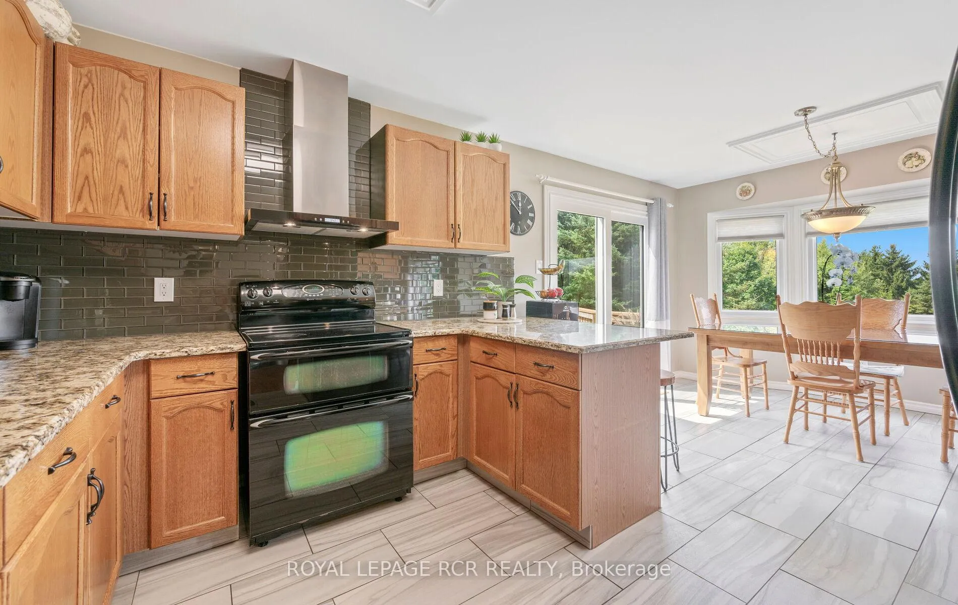 Photo 15 of 10 Peter Street, Amaranth, Rural Amaranth — HOMEH