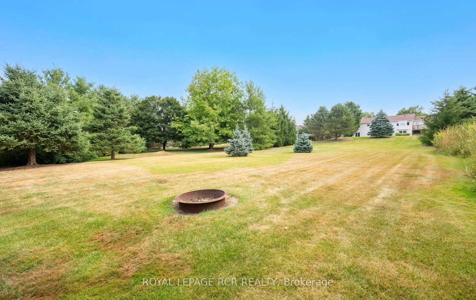 Photo 42 of 10 Peter Street, Amaranth, Rural Amaranth — HOMEH