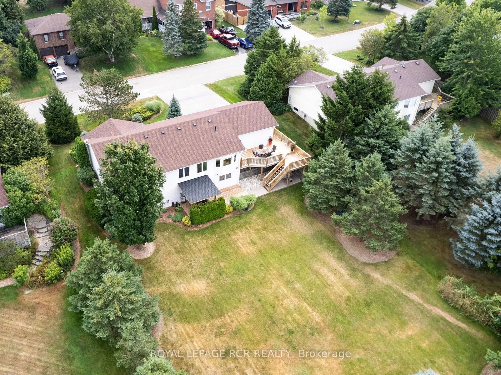 Photo 43 of 10 Peter Street, Amaranth, Rural Amaranth — HOMEH